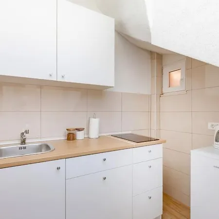 דירה Dubrovnik- With Private Kitchen מליני