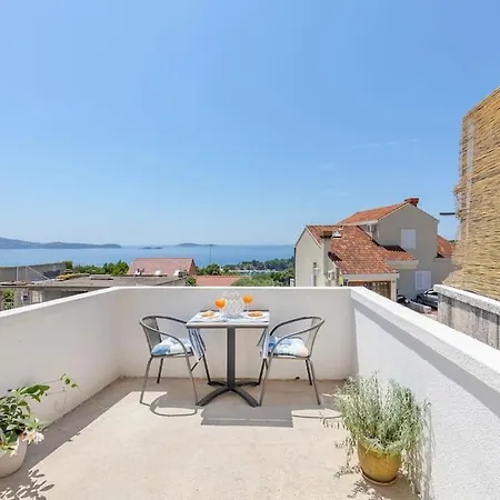 Dubrovnik- With Private Kitchen דירה