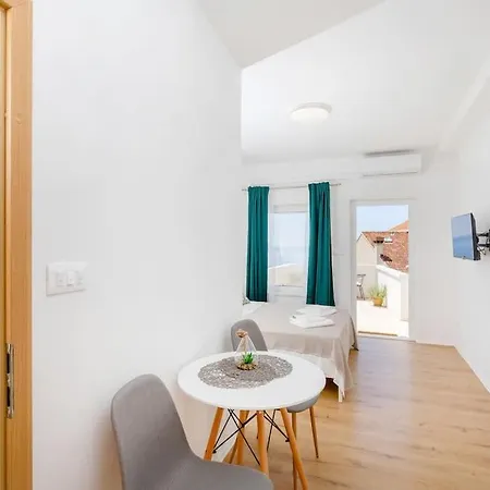 דירה Dubrovnik- With Private Kitchen *