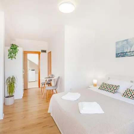 Dubrovnik- With Private Kitchen מליני