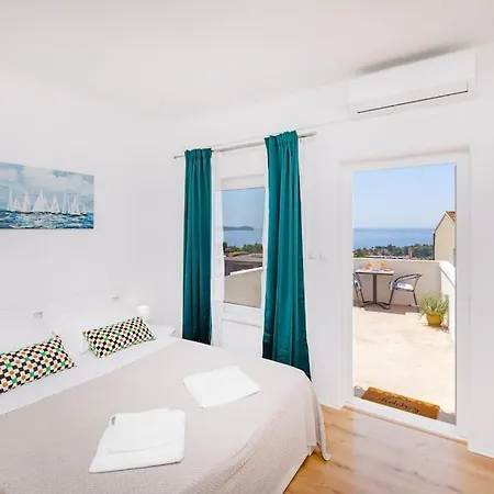 Mlini Dubrovnik- Room With Private Kitchen شقة