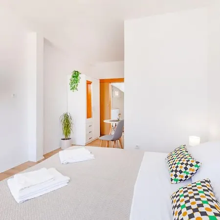 شقة Mlini Dubrovnik- Room With Private Kitchen *